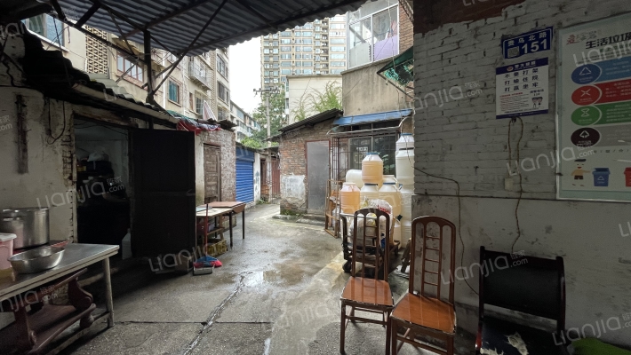 贵乌北路151号外景图