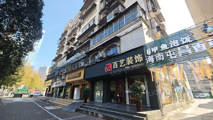 米公饭店家属院外景图
