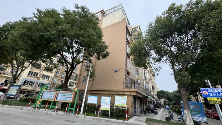 荷池花园外景图