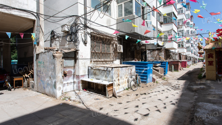 钟楼大街47号院外景图