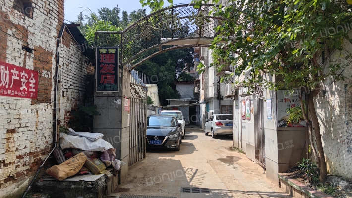 祭酒岭三座外景图