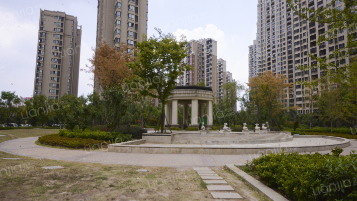 绿地滨湖国际花都外景图