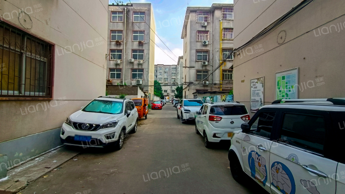 安装公司家属院外景图