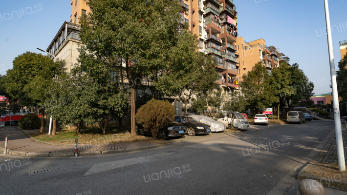 清华苑小区外景图