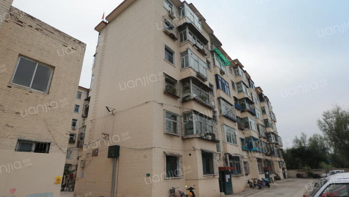 省建五公司宿舍外景图