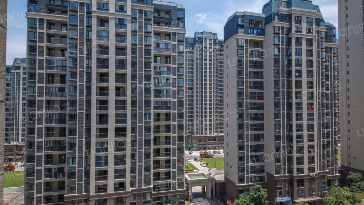 南部美的城外景图