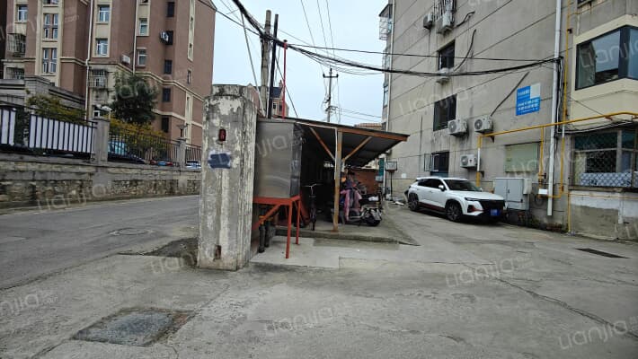 劳动局家属楼外景图