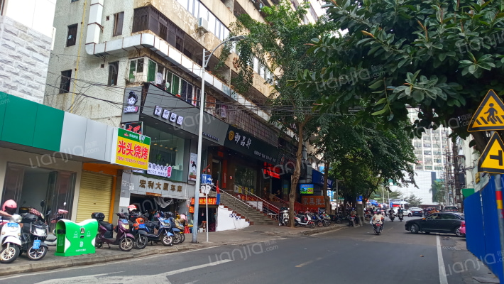 宏利大厦外景图