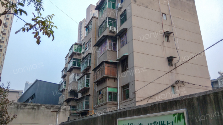 疾控中心家属楼外景图