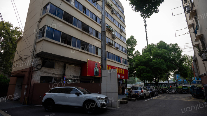 红旗中路外景图