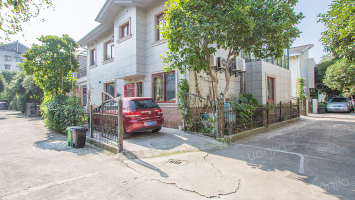 白云山庄外景图