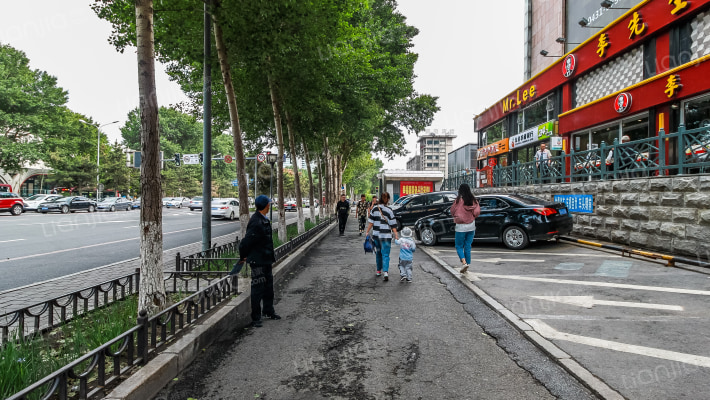 吉储大厦外景图