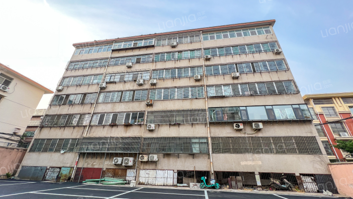 药材站宿舍外景图