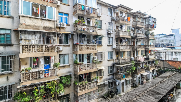 长堽路70号院外景图