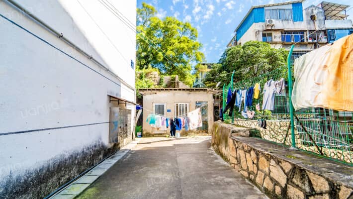 育青路外景图
