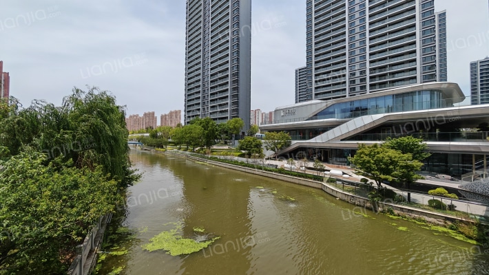 公园上城外景图