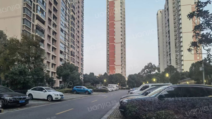 万泾花园外景图