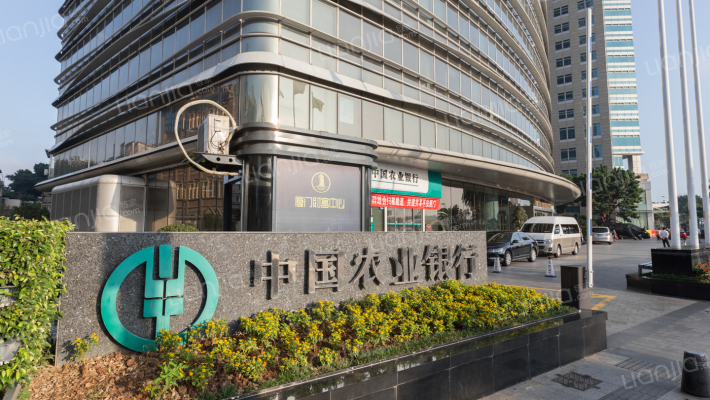 财富中心外景图