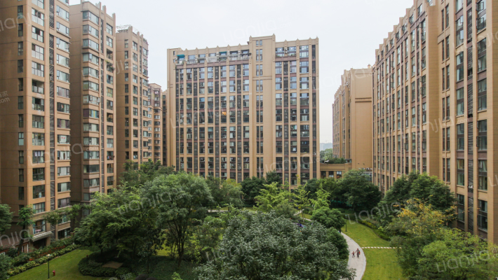 保利香槟国际外景图