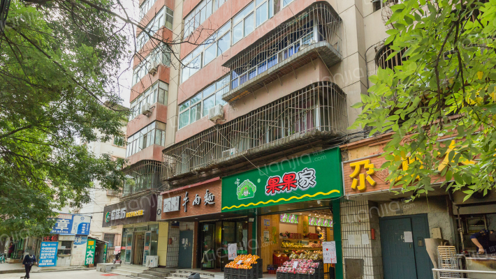 兰州市城建物业家属院外景图