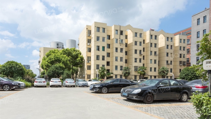 中央路52号外景图