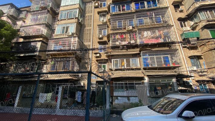 实验中学宿舍外景图