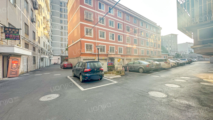 银丰大厦外景图