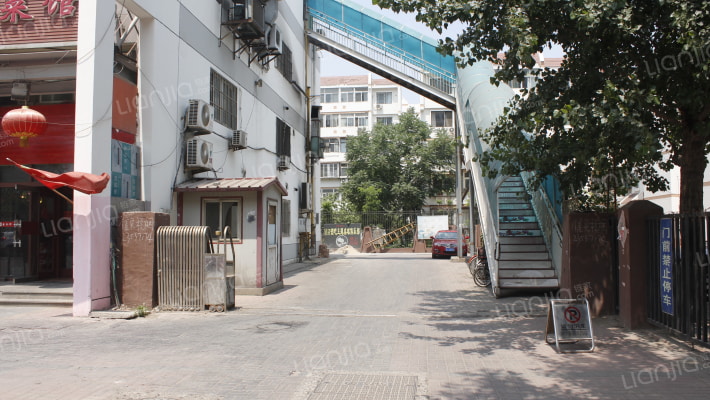 华奥商务楼外景图