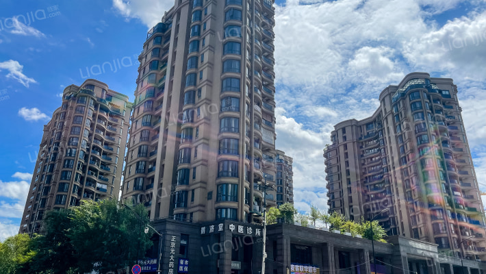 绿城玉兰公寓外景图