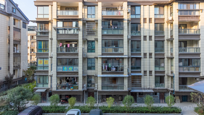 柳桥下家园外景图