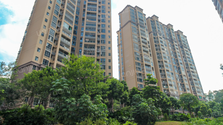 半山豪庭外景图