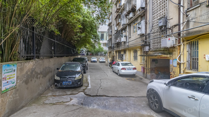 市电影公司外景图