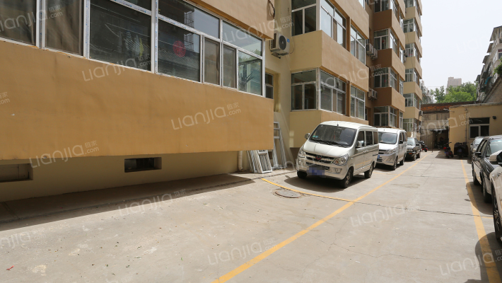 坝陵路农行宿舍外景图