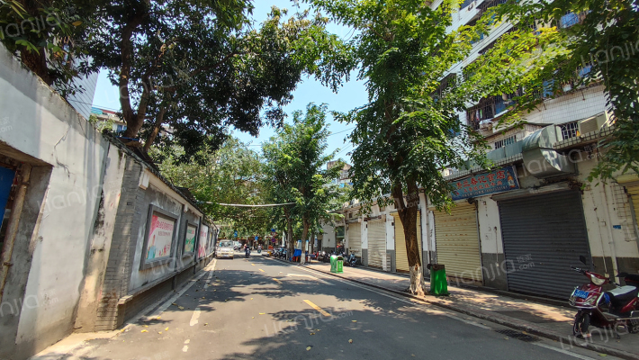 海南省电子工业总公司宿舍外景图