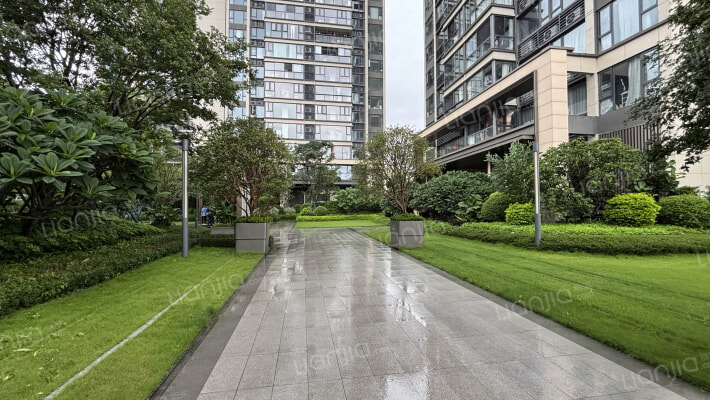 招商电建南国·雍云邸外景图