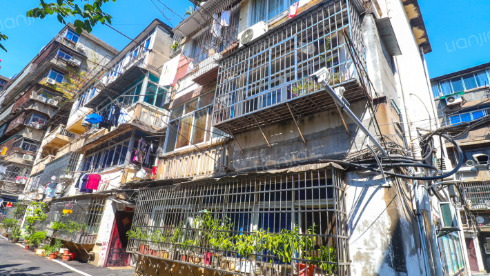 井冈山大道自来水公司宿舍外景图