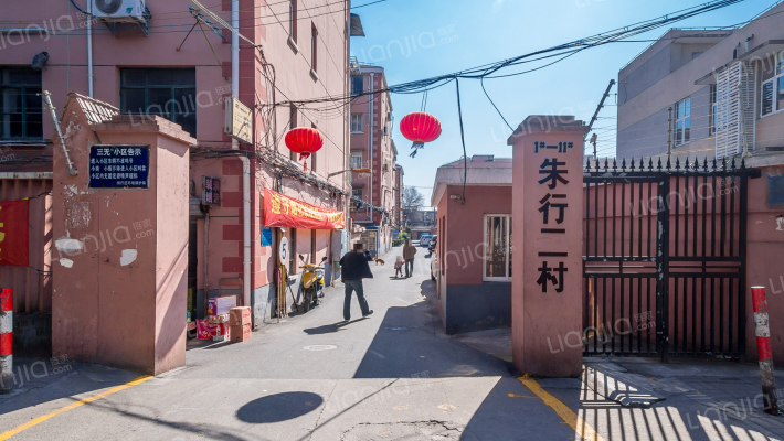 朱行二村外景图