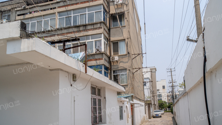 工行宿舍楼外景图