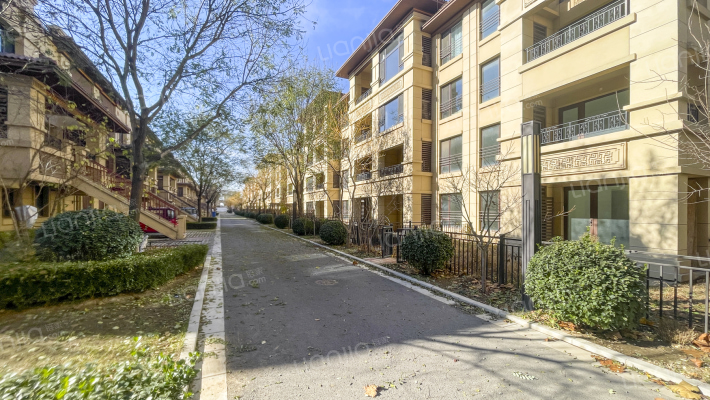 世茂璀璨天城外景图