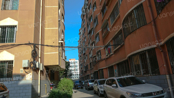 宝丰花园外景图