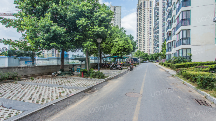 天润未来城西区外景图