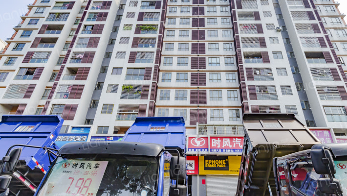 领秀国际外景图