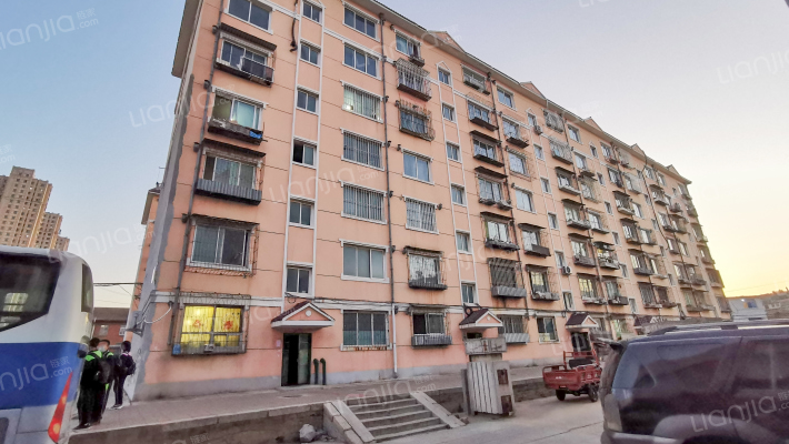 科技楼家属院外景图