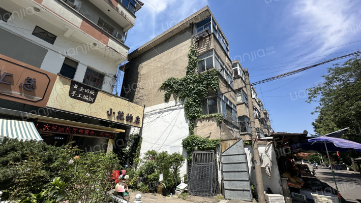 政府机关宿舍区外景图