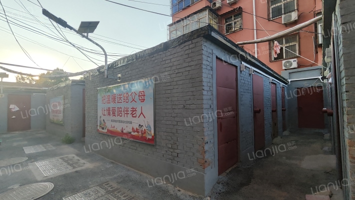 企业局家属楼外景图