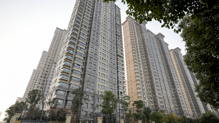 吉田国际广场外景图