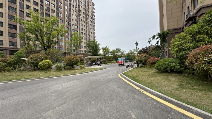 滨河左岸外景图