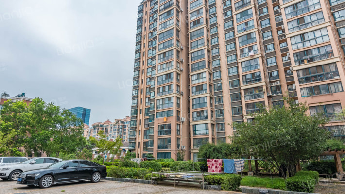 山水华美外景图