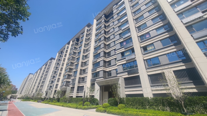 天津宝坻吾悦广场外景图