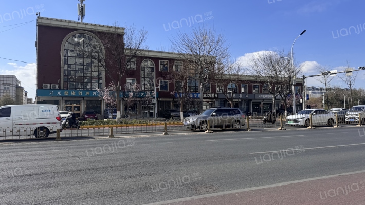 火车站广场外景图